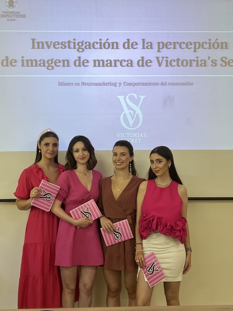 IMG 3167 768x1024 - Investigación de la percepción de imagen de marca de Victoria's Secret respecto al uso en la publicidad de modelos convencionales versus modelos no convencionales.